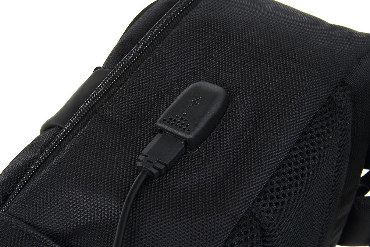 17" Tourer Laptop Backpack with Internal Pocket (BLACK)