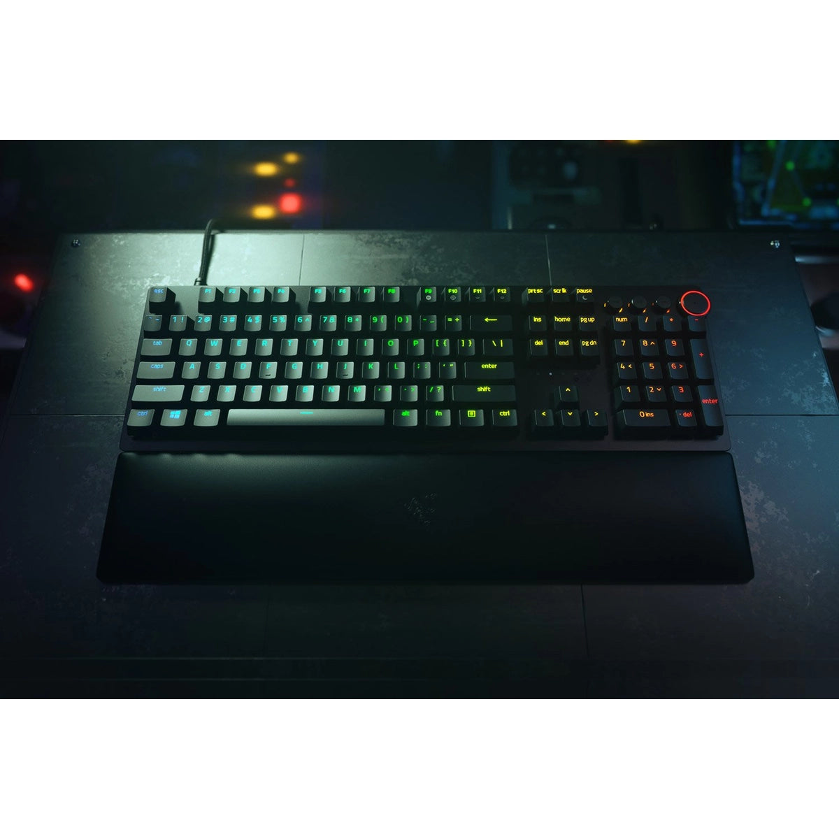 Razer Huntsman V2, Full-size (100%), USB, Opto-mechanical key switch, QWERTY, RGB LED, Black